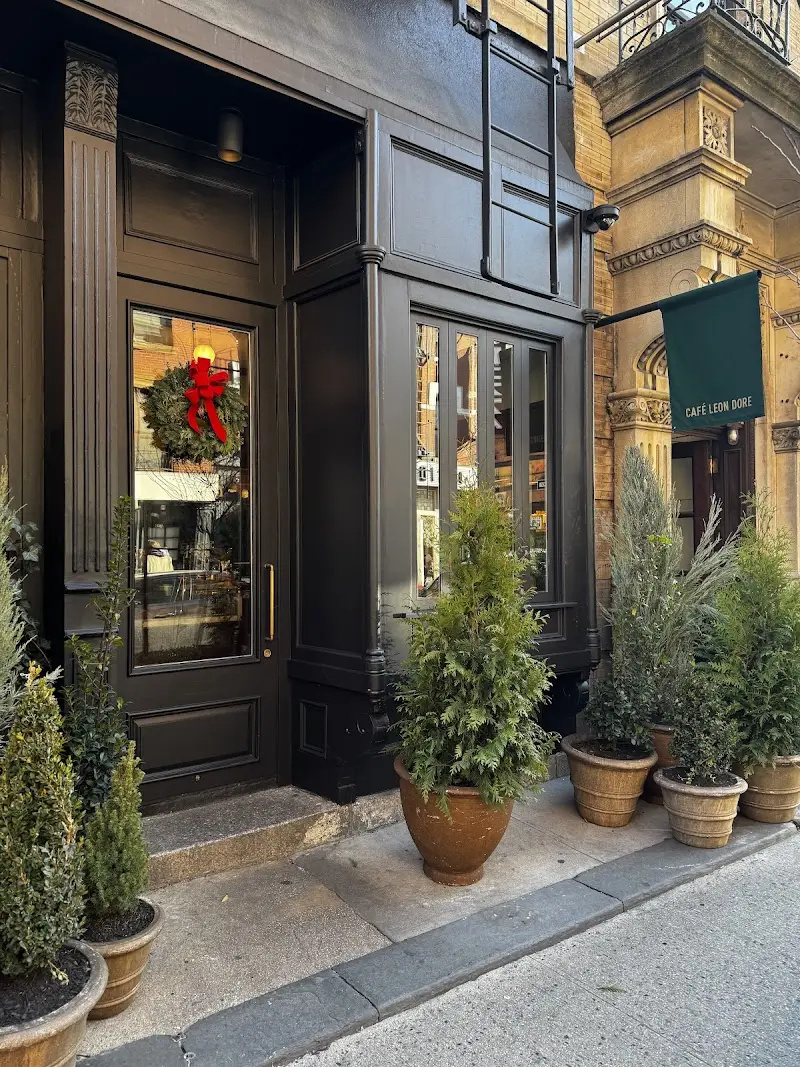 Cafe Leon Dore